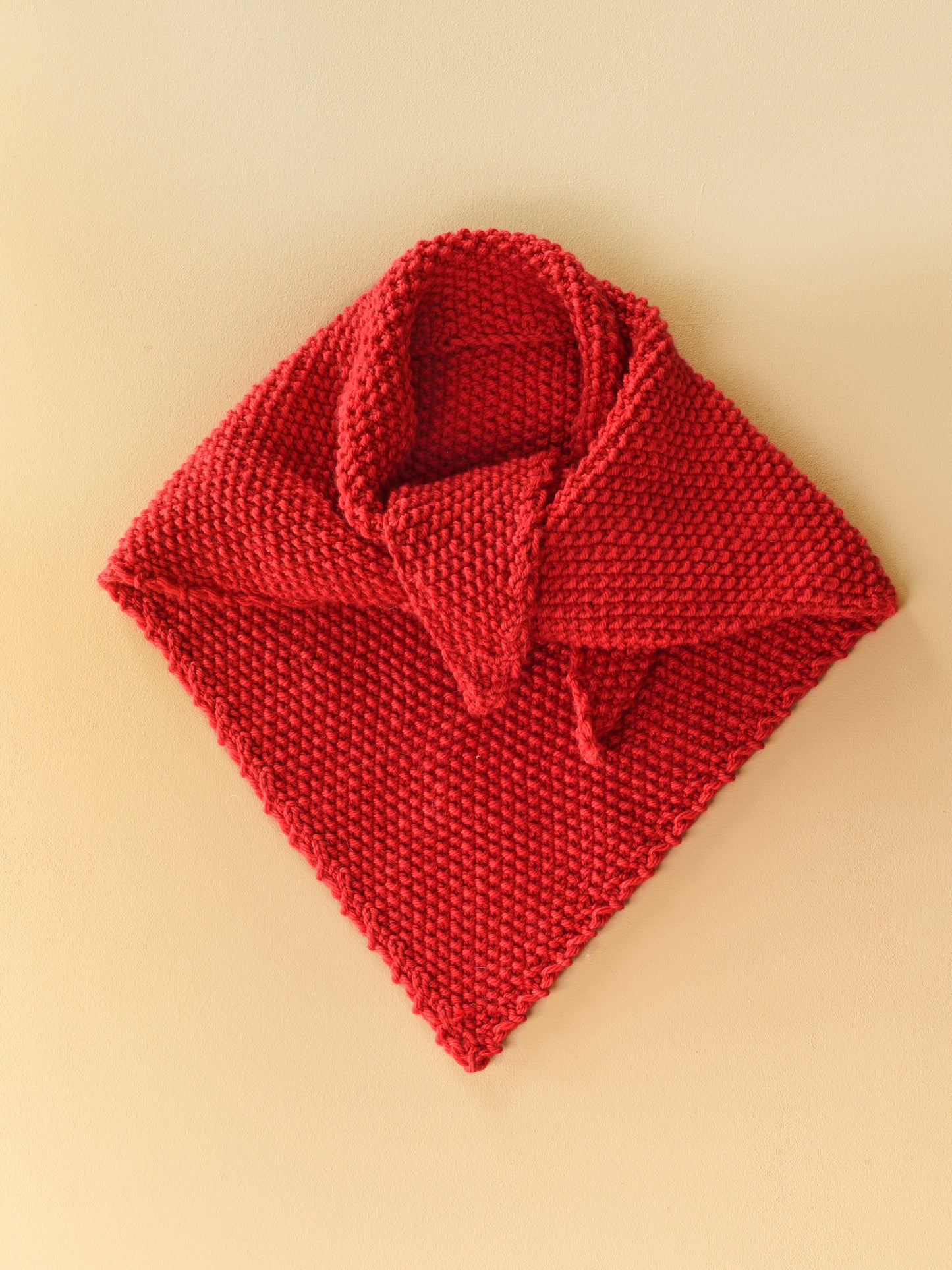 TRIANGLE SCARF